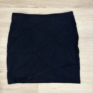 Aritzia TALULA Pull On Skirt Faux Wrap Mini Skirt Asymmetric Front - MED Black